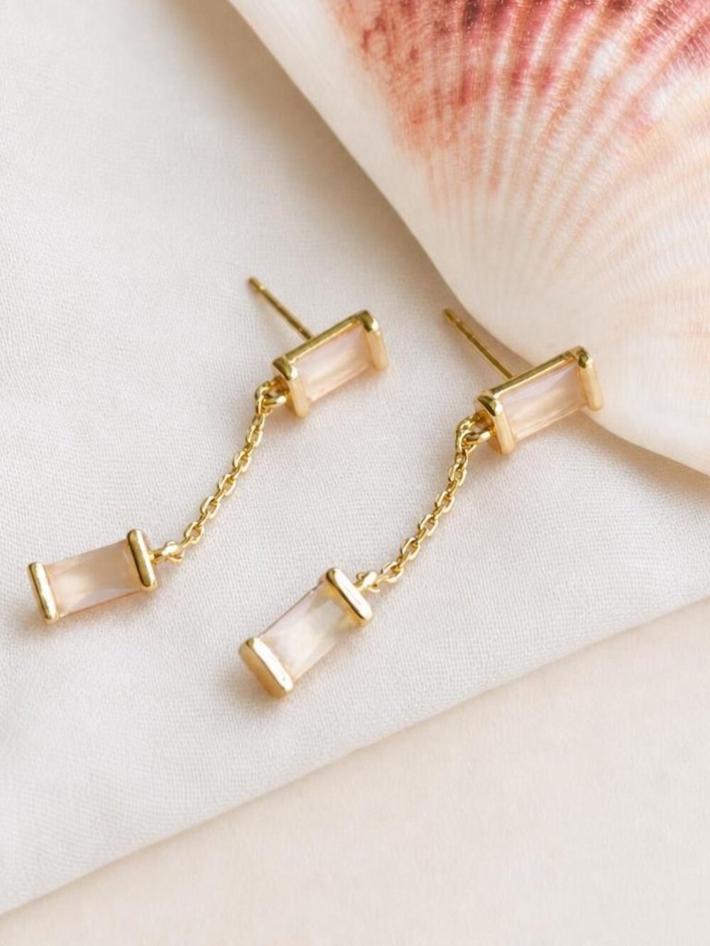 Kendra Scott Juliette Gold Rose Quartz Drop Earrings - Picture 2 of 2
